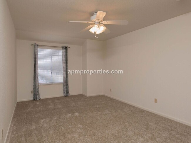 Building Photo - Elegant 4 Bedroom, 3 bath, 3-Car Garage in...