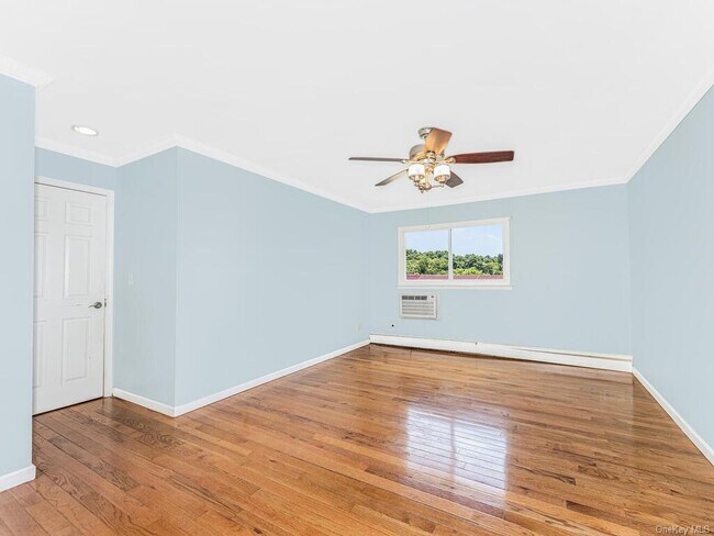 Building Photo - 18 Granada Crescent