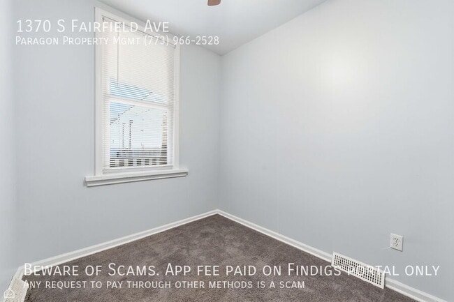 Building Photo - 1370 S Fairfield Ave