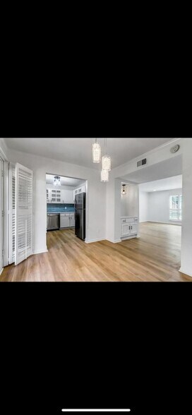 Building Photo - 5632 Kingsport Dr