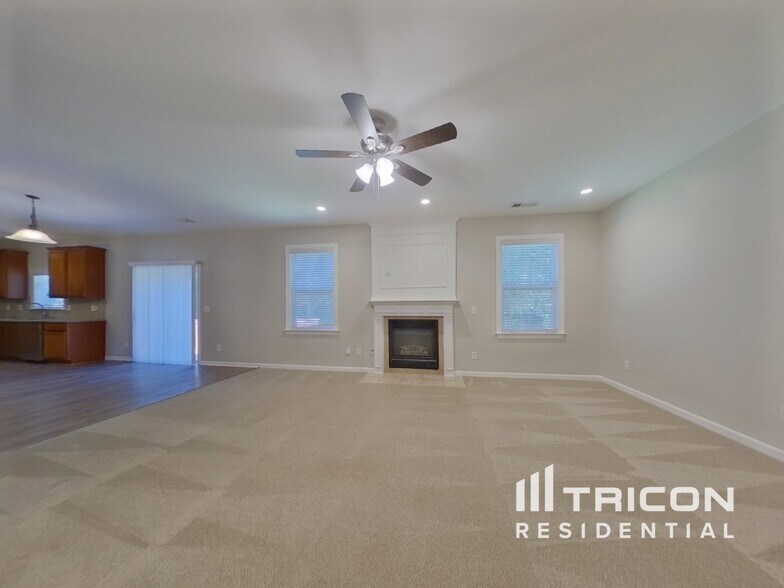 Building Photo - 188 Longwood Crossing