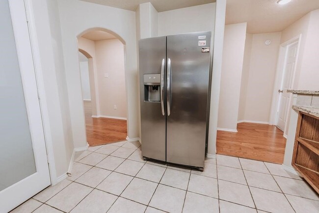 Building Photo - 11818 Canyon Falls Dr