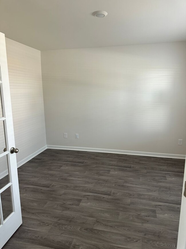 Building Photo - 361 Wellspring Dr