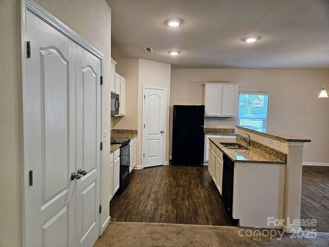 Building Photo - 8119 Paw Club Dr