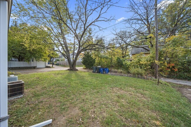 Building Photo - 263 Crestview Rd