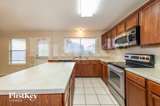 Building Photo - 414 Hackberry Dr