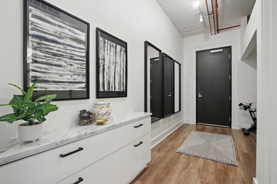 Building Photo - 300 NW 8th Ave