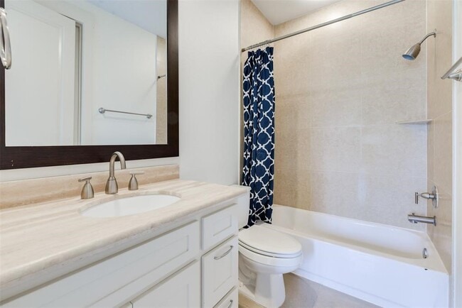 Building Photo - 2002 Blodgett St