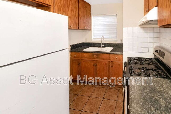 Building Photo - 1426 48th Ave