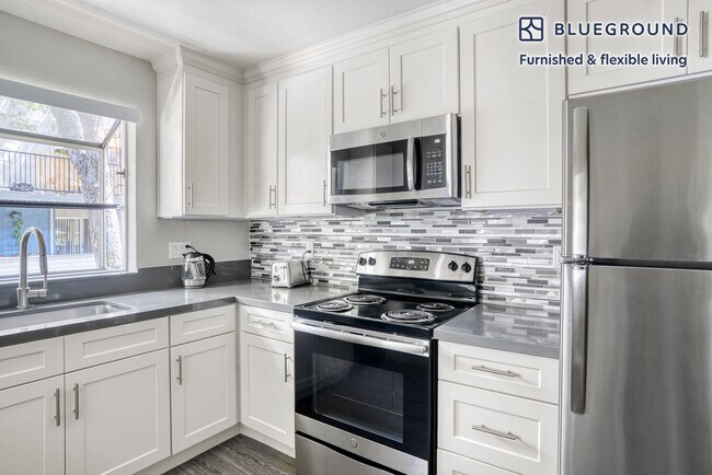 Building Photo - 932 Willowleaf Dr