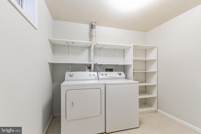 Building Photo - 6531 Brick Hearth Ct