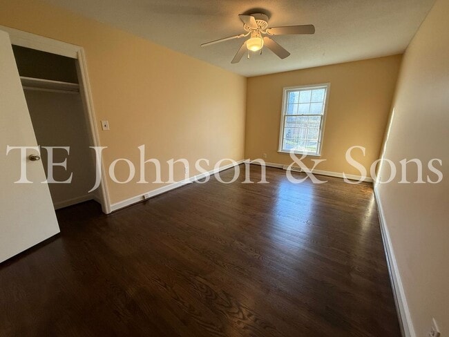 Building Photo - Spacious 4BR Home with Finished Basement, Screened Porch & Garage in Winston-Salem