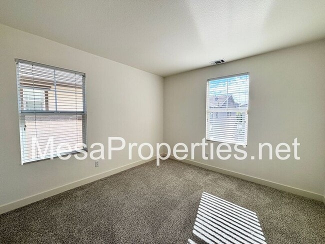 Building Photo - 11433 Mountain View Dr