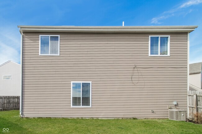 Building Photo - 709 Cembra Dr