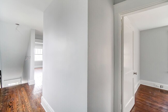 Building Photo - Three Bedroom Home in Covington!