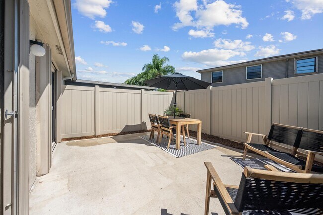 Building Photo - 4451 Willow Pond Rd