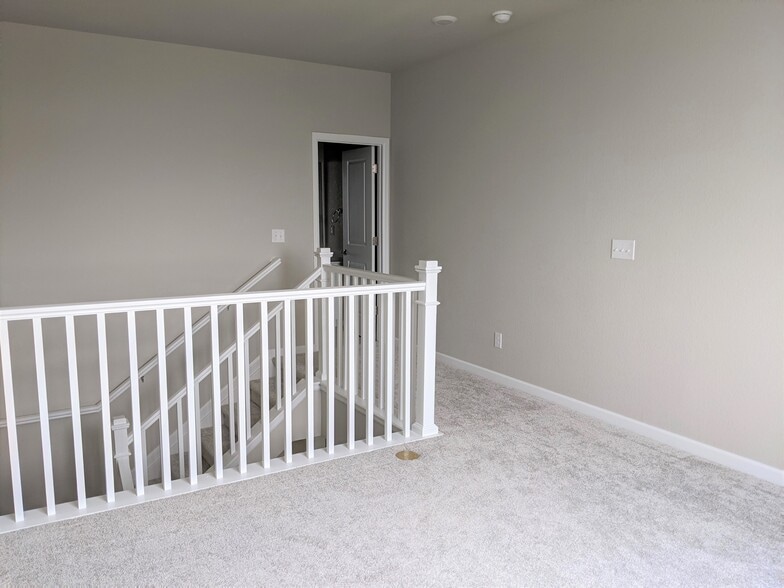 Loft - 14925 E Belleview Dr