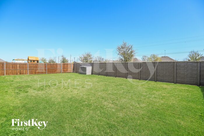 Building Photo - 546 Clearlake Dr