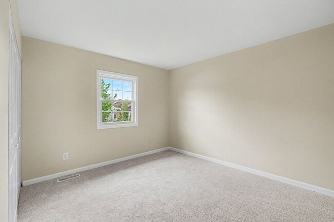 Building Photo - Updated 2BR Townhome Minutes from Central Park & Mary Washington Hospital!