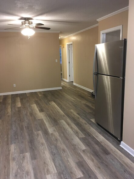 Building Photo - 510 Short St