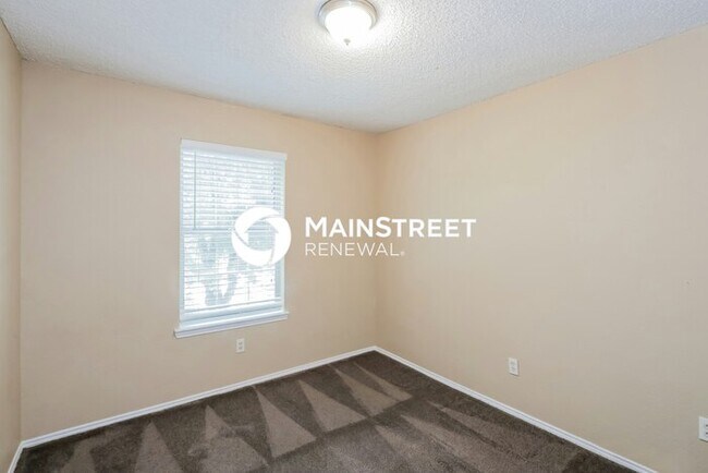 Building Photo - 3 Bedroom Pet-Friendly Home in Duncanville, TX with Main Street Renewal