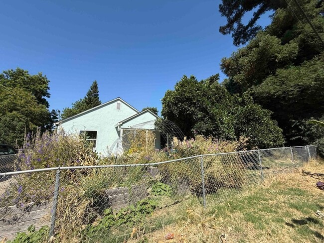 Building Photo - West Sac 2 Bed With River Access
