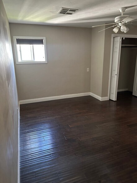 Empty Master Bedroom - 1845 Reed Ave