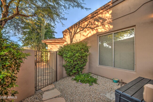 Building Photo - 9671 E Monument Dr