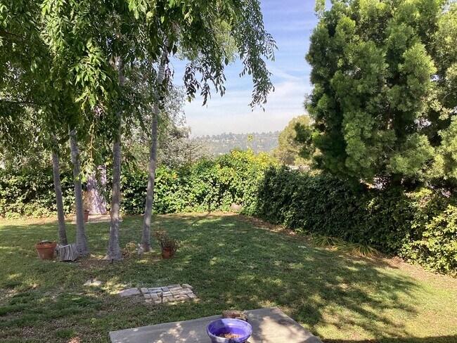 Building Photo - Montecito Heights with Breathtaking Views!