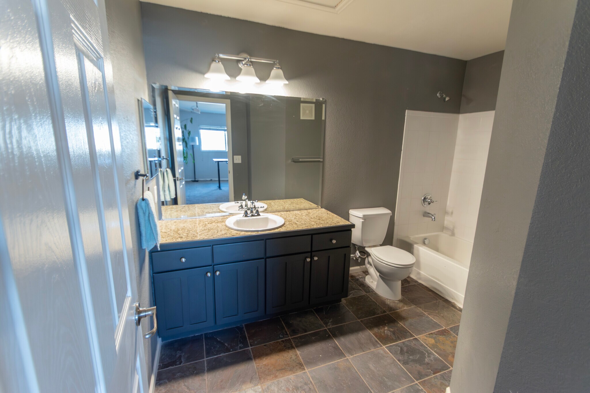 Building Photo - 2875 Blue Sky Cir