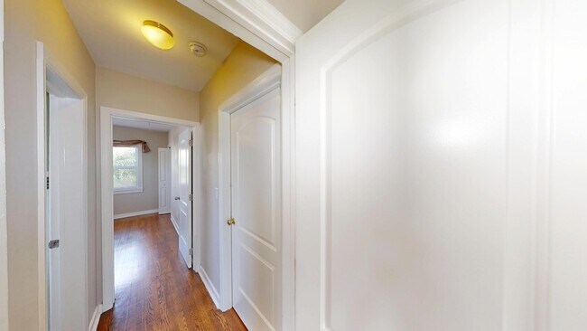 Building Photo - 509 6th Ave N