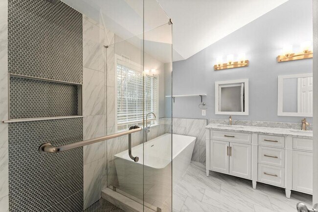 Building Photo - 2309 Wickingham Dr NE