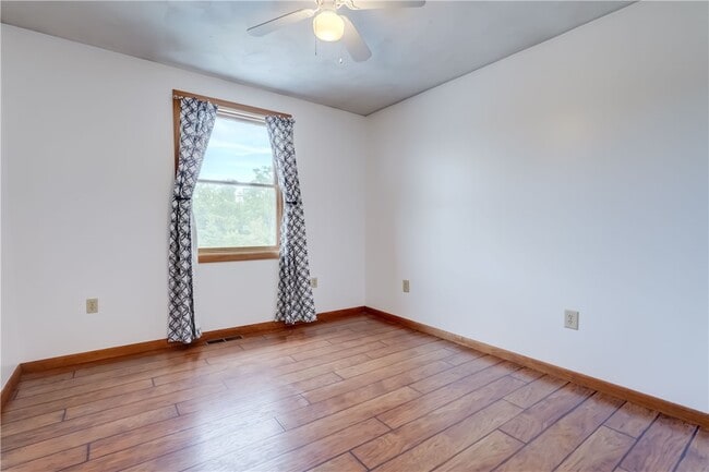 Building Photo - 681 NY-364