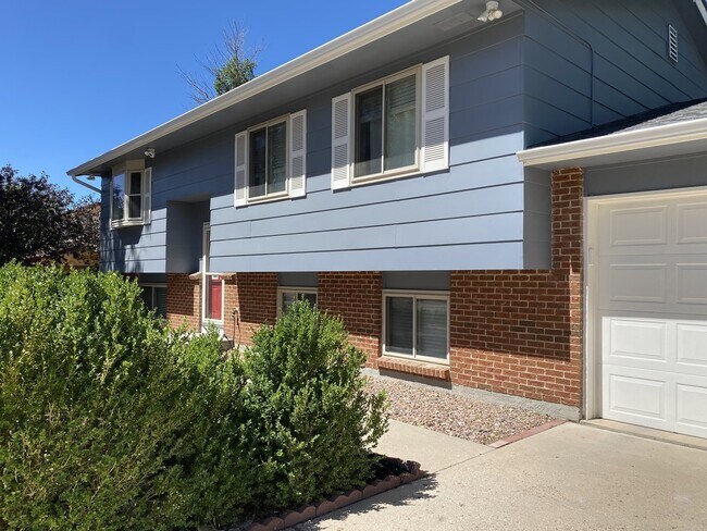 Building Photo - Nokomis - 4 Bedroom