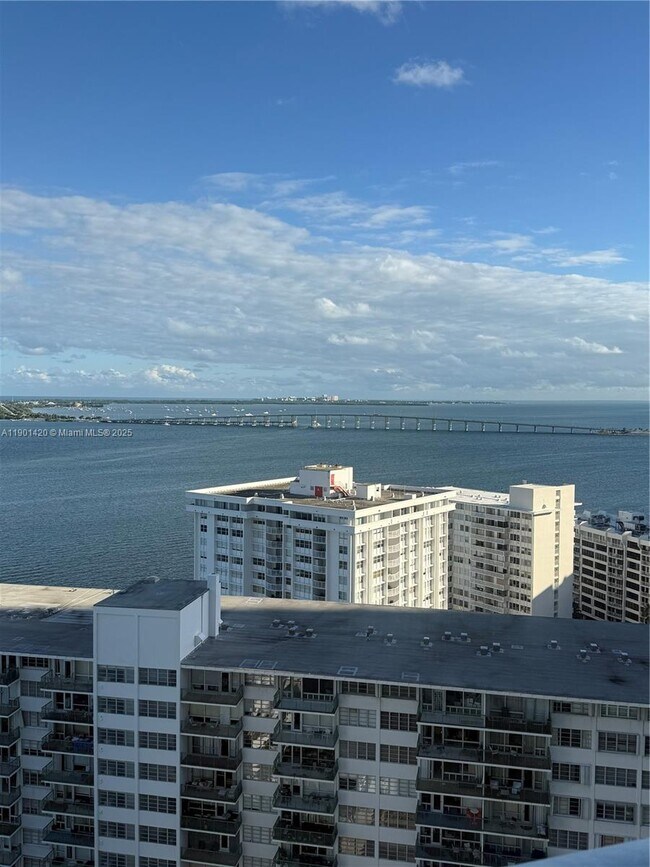 Building Photo - 218 SE 14th St