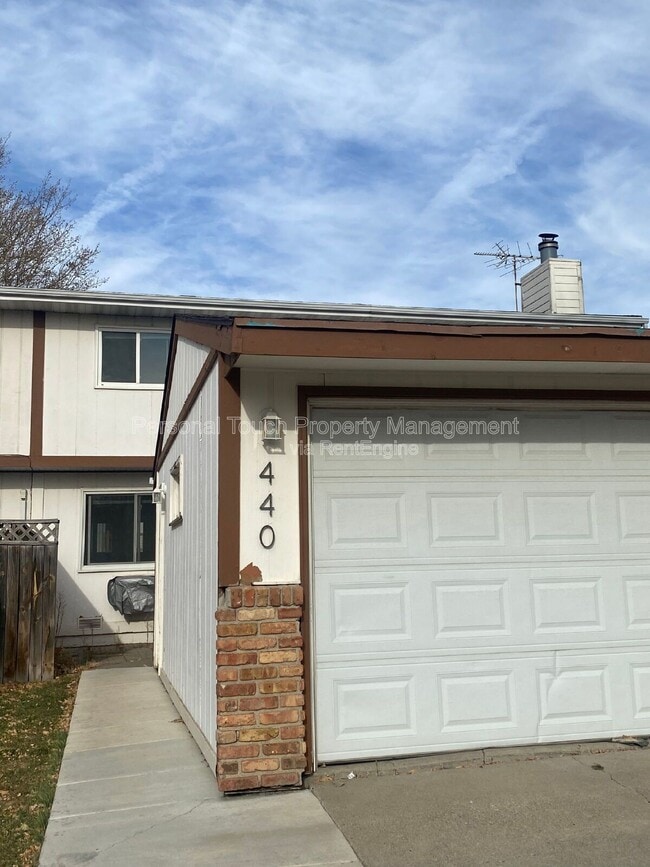 Building Photo - 440 22nd St E