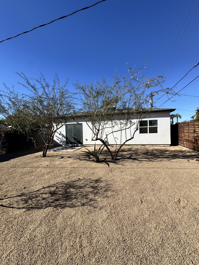 Building Photo - 2132 W Virginia Ave