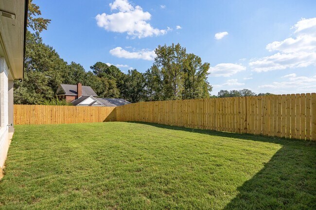 Building Photo - 3190 Dogwood Pk Blvd