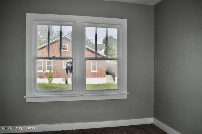 Building Photo - 221 W Woodlawn Ave