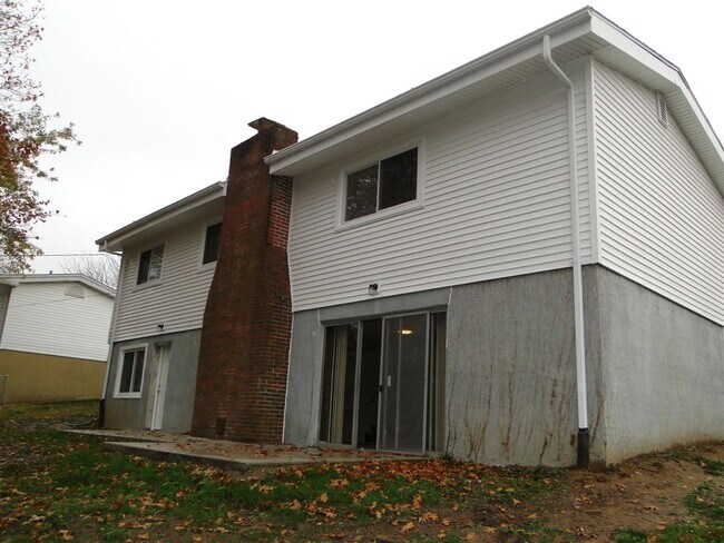 Building Photo - 6930 Birdie Ln