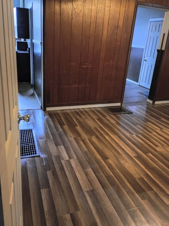 Building Photo - 202 5th Ave