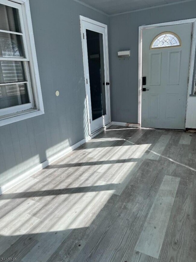 Building Photo - 126 Metro Trail