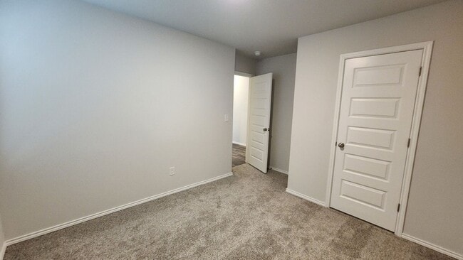 Building Photo - New Neighborhood Home - Edmond Schools