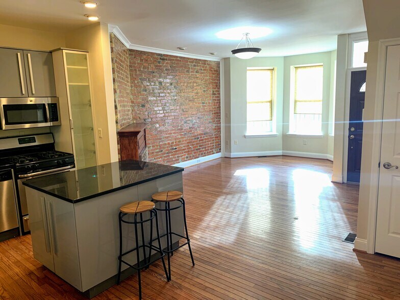 Building Photo - 1711 4th St NW