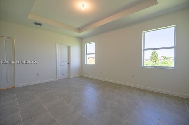 Building Photo - 2988 SE 25th Ave