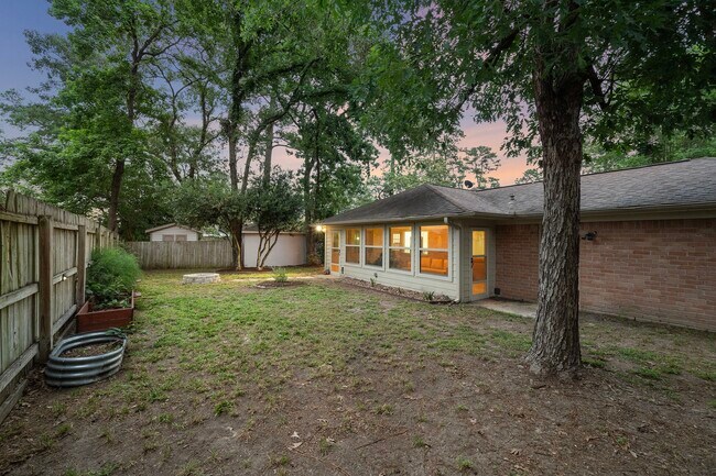 Building Photo - 10211 Cantertrot Dr