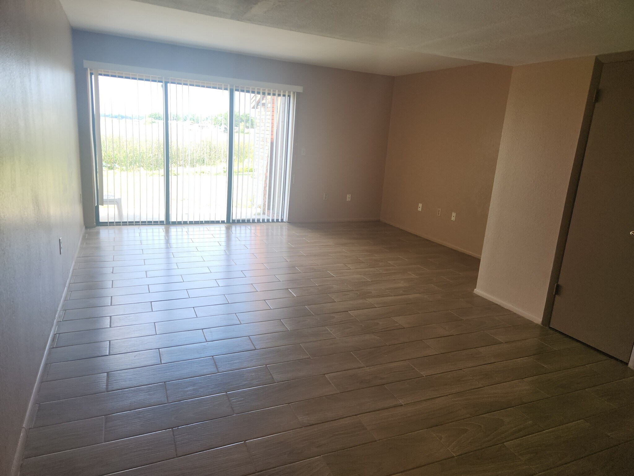 Building Photo - 1836 N Crystal Lake Dr