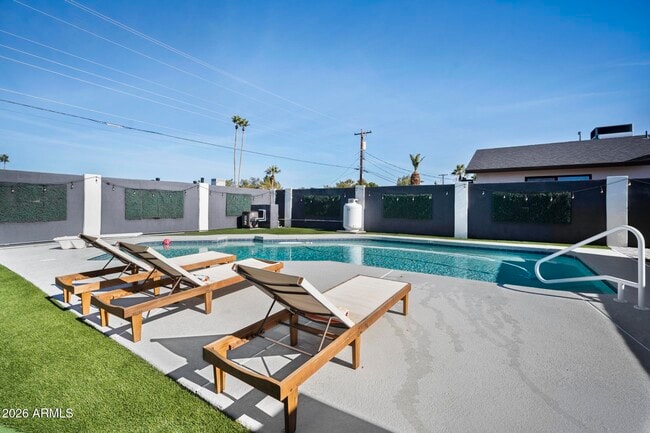 Building Photo - 8314 E Mariposa Dr