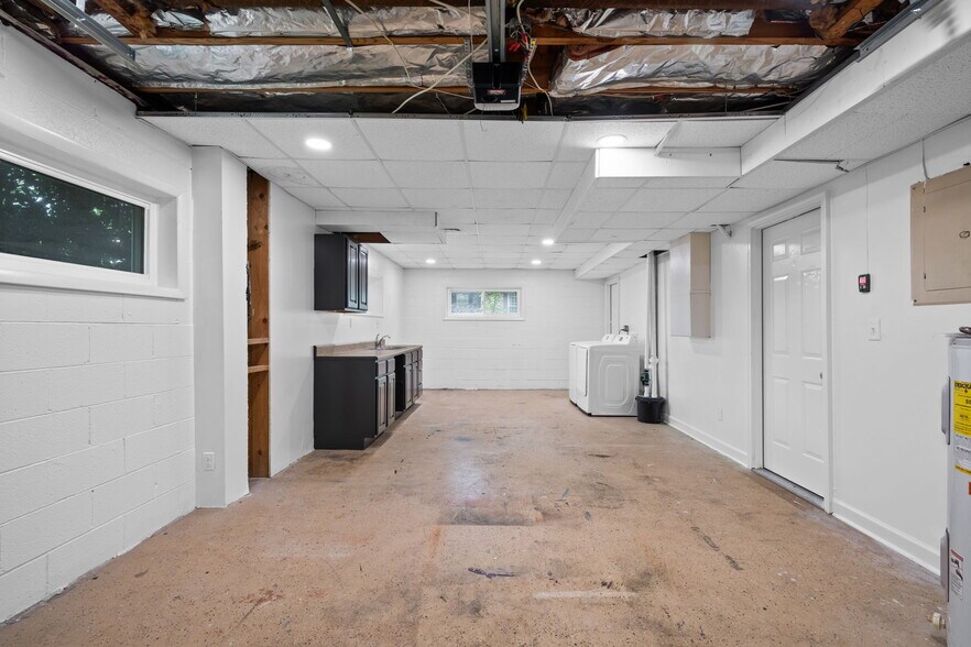 Building Photo - 3421 Betty Ln