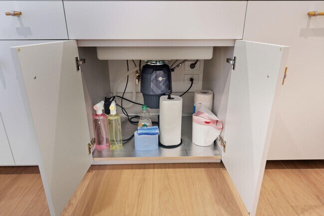 Building Photo - 4-75-75 48th Ave